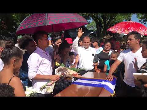 Cantan himno nacional de Nicaragua antes del último adiós a Ezequiel Leiva
