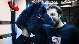 Karga Adamin Maskesi̇ni̇ Açtik Takipçim Çıktı