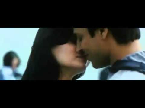 diya mirza super hot kissing with vivek oberoi from kurbaan...