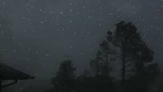 Çatıya Vuran Fırtınalı Şiddetli Yağmur Sesi | 30 Dakika