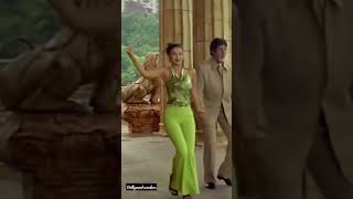 Aishwarya Rai Hot Bollywood Actress Big S And Bum Show Perfectly In Tight Jeans Malfunction