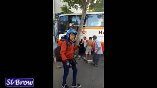 Bus Harapan jaya Menabrak pengguna jalan