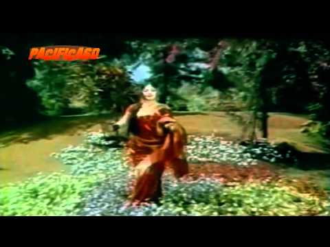 Dhani Chunri Pehan Sajke Ban Ke Dulhan : Hare Kaanch Ki chudiyan...