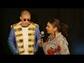 Bad Bunny recibe una sorpresa durante entrevista
