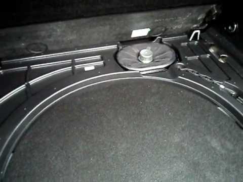 Opel Astra Sports Tourer Infinity Sound System woofer ...