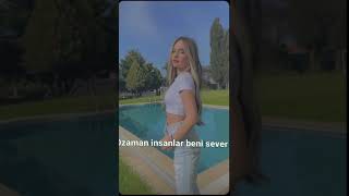 Seni Seven Bir Sürü Insan Var Zaten