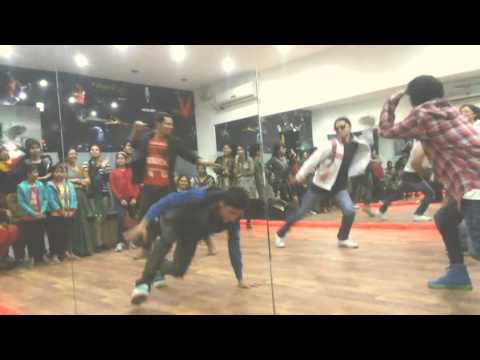 RAM LEELA tattad-tattad dance choreoghraphed by DANSATION DANCE...