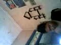 image Cakaz Iseng Iseng Di R Orang Sambil Maen Gitar