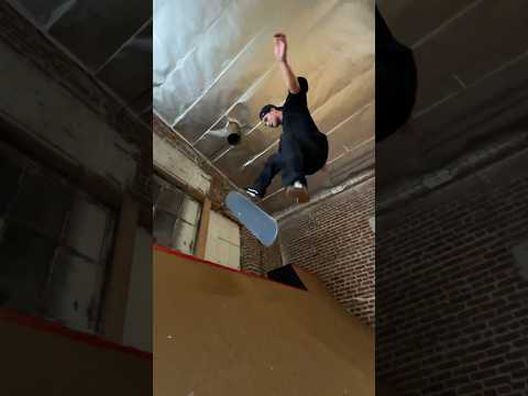 Rate this mini ramp line‼️🙌🏽 #skateclipsdaily #skateboarding #miniramp #skatetricks #skate