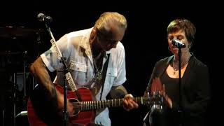Watch Pat Benatar Ties That Bind video