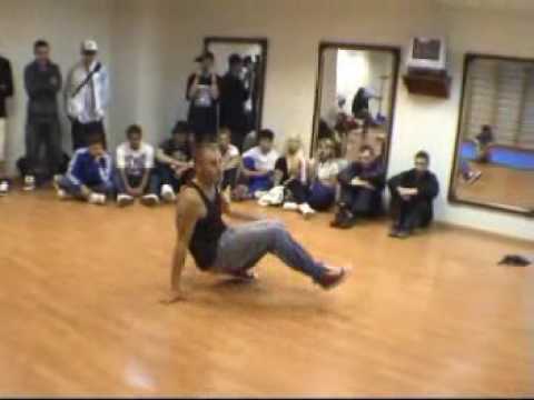 bboy Burya (Post Scriptum crew) vs bboy HitMan at Sakhalin ABC 2009