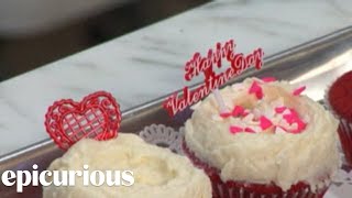 Valentine's Day Cupcakes from Magnolia Bakery: How to Decorate Cupcakes Valentine's Day Cupcakes from Magnolia Bakery: How to Decorate Cupcakes