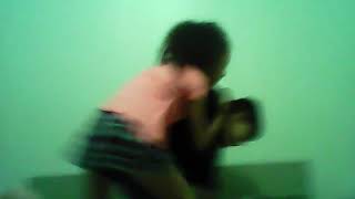 Minha Prima E Meu Irmão Brincando De Luta.