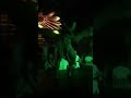 Em gái xinh quẩy trong bar quá đỉnh