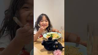 Japanese Child Slurping Noodles She Lost Her Teeth