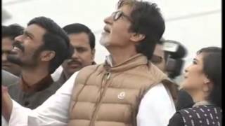 14,Jan 2015 - Amitabh Bachchan Flies Kite To Mark Harvest Festival In Western India