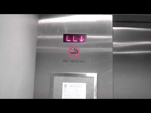 Braintree: MontgomeryKONE Hydraulic Mall Elevator (Kay Jewelers ...