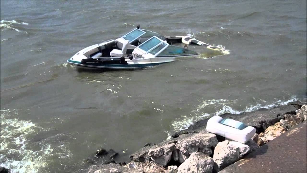 Lake Somerville Sunken Boat - YouTube