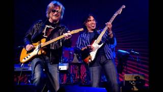 Watch Hall & Oates I Want To Know You For A Long Time video