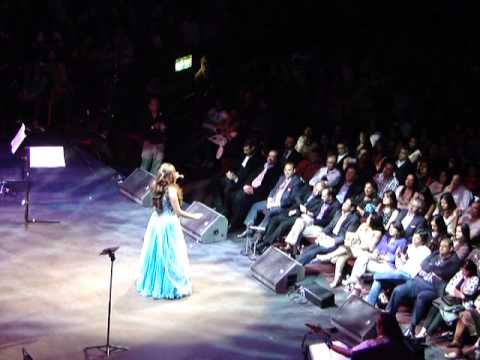 Baray Achay Lagtay Hain - Shreya Ghoshal Live in Concert (Royal...