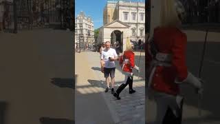 disrespectful tourist won't move for queen's  guard show no respect #horseguards