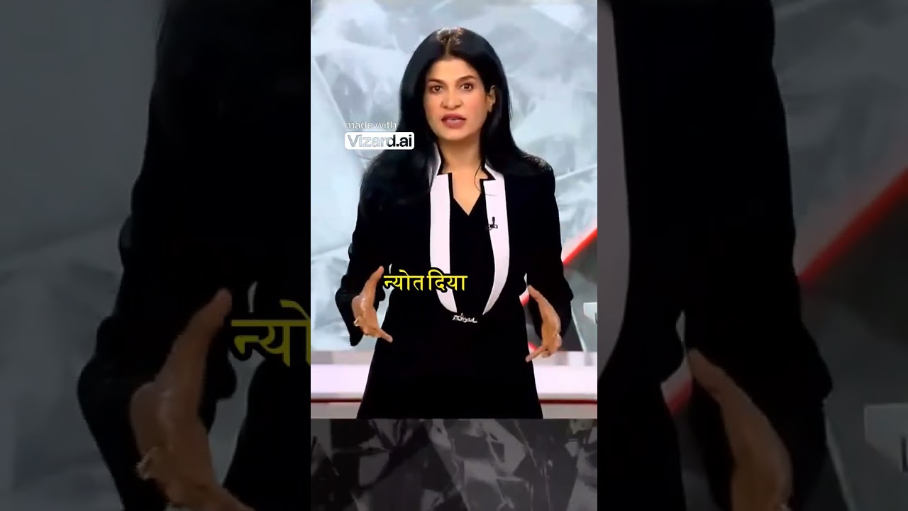 लाठियां भांजते पुलिसकर्मी और भगदड़ का न्योता | लाठियां भांजते पुलिसकर्मी और भगदड़ का न्योता |