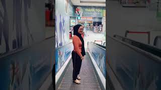 Awek viral menari di mall pakai baju ketat #shorts