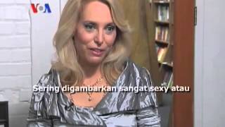 Mantan Agen CIA Valerie Plame Membuat Novel - Laporan VOA 21 Oktober 2013