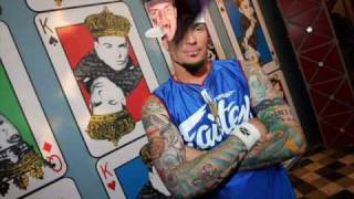 Watch Vanilla Ice Hit Em Hard video