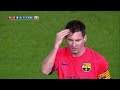 Messi recibe un botellazo en la cabeza