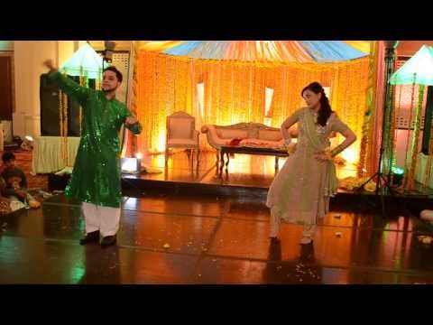 DILLI WALI GIRLFRIEND: FIRST MEHNDI DANCE OF 2014