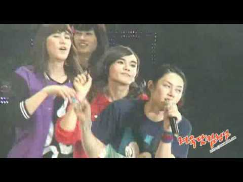 [Ryeowook.com] 10020&21 Super Show 2 Taiwan - Gee - Ryeowook focus