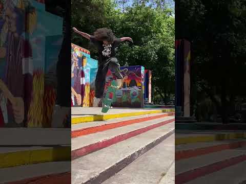 Rahim Hardflips on the mini cruiser #pizzaskateboards #skateboarding