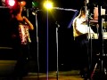 Brenda Cruz, a duo con su compañero cantan Salomé. De: Chayane.