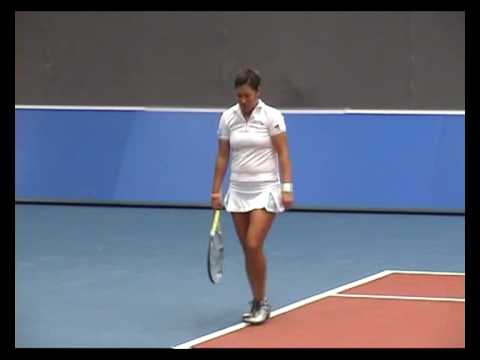 Jill Craybas ＆ Tamarineタナスガーン in doubles in Linz 2008