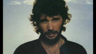 Watch Eddie Rabbitt Aint I Something video