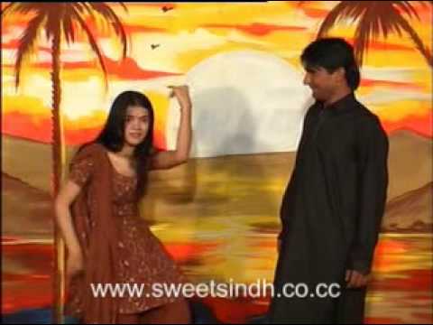 Sindhi dance on Karo wago sono by Farzana Parveen