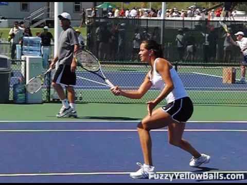 Ana イバノビッチ Swinging Backhand Volley in Slow Motion