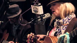 Watch Over The Rhine Gonna Let My Soul Catch My Body video