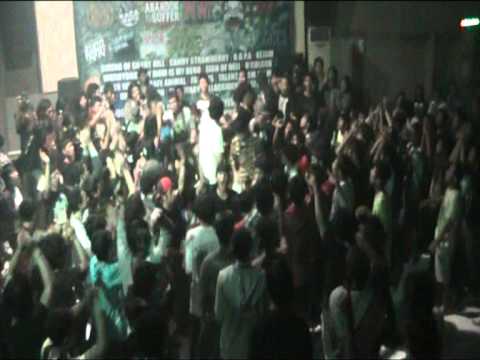In Hurricane Rhythm - My Empty Heart (Live Liverpool Cafe Bekasi...