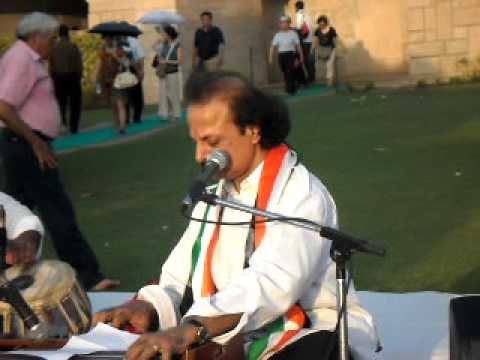 DESH BHAKTI GEET - CHHODO KAL KI BAATEN - BY PANKAJ JESWANI -...