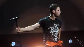 Nick Jonas-Chains Live In Concert