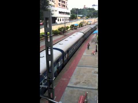 Aurangabad passenger crossing Lakdi Ka Pul