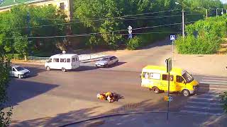 Видео ДТП (авария г. Волжский) пр. Ленина ул. Комсомольская 25-06-2018 16-36 от Телеканал ВОЛЖСКИЙ ПЛЮС от POWERNET, Комсомольская улица, Волжский, Россия