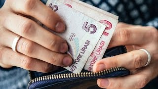 Emeklinin Kesintisiz Maaşları Hesaplarına Yatmaya Başladı