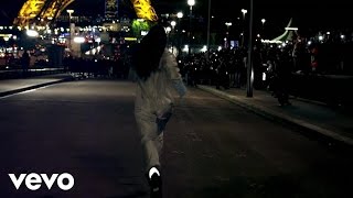 Watch Rihanna Goodnight Gotham video