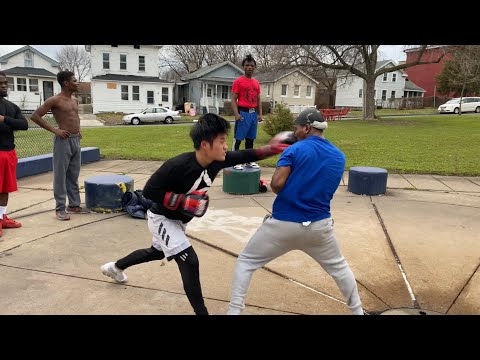 Pro boxer vs Amateur boxer STREET BOXING
