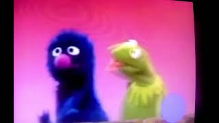 Sesame Street-Kermit And Grover Demonstrate Heavy And Light