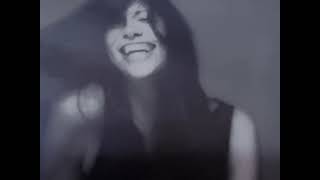 Watch Carly Simon Playing Possum video