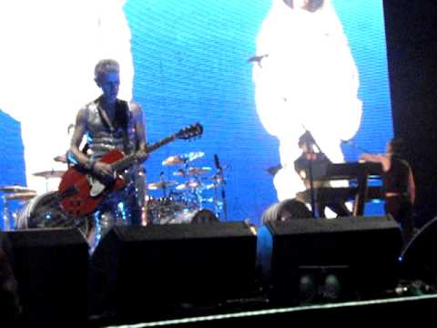 Depeche Mode - Hole to feed 20.02.2010